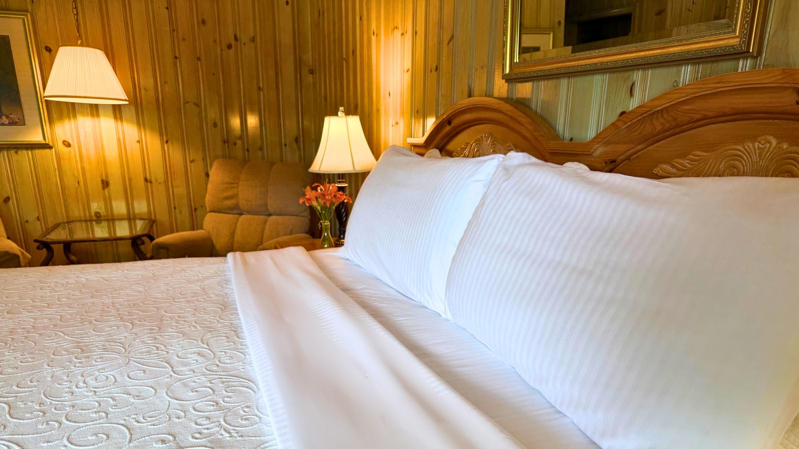 Azalea Garden Inn Guest Room 