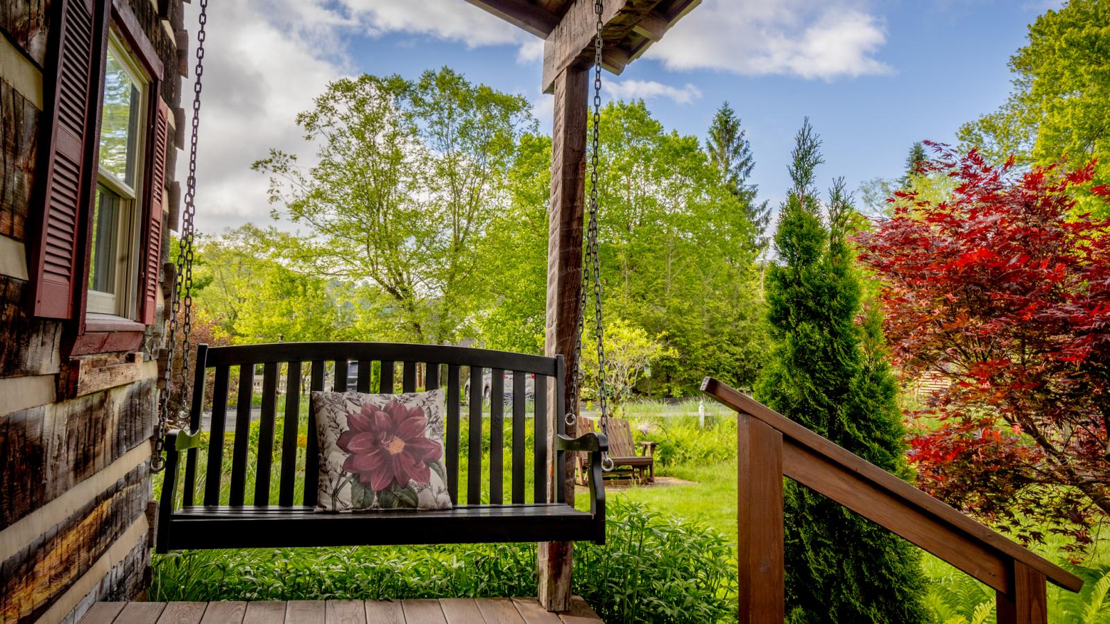 Azalea Cabin Front Porch Swing